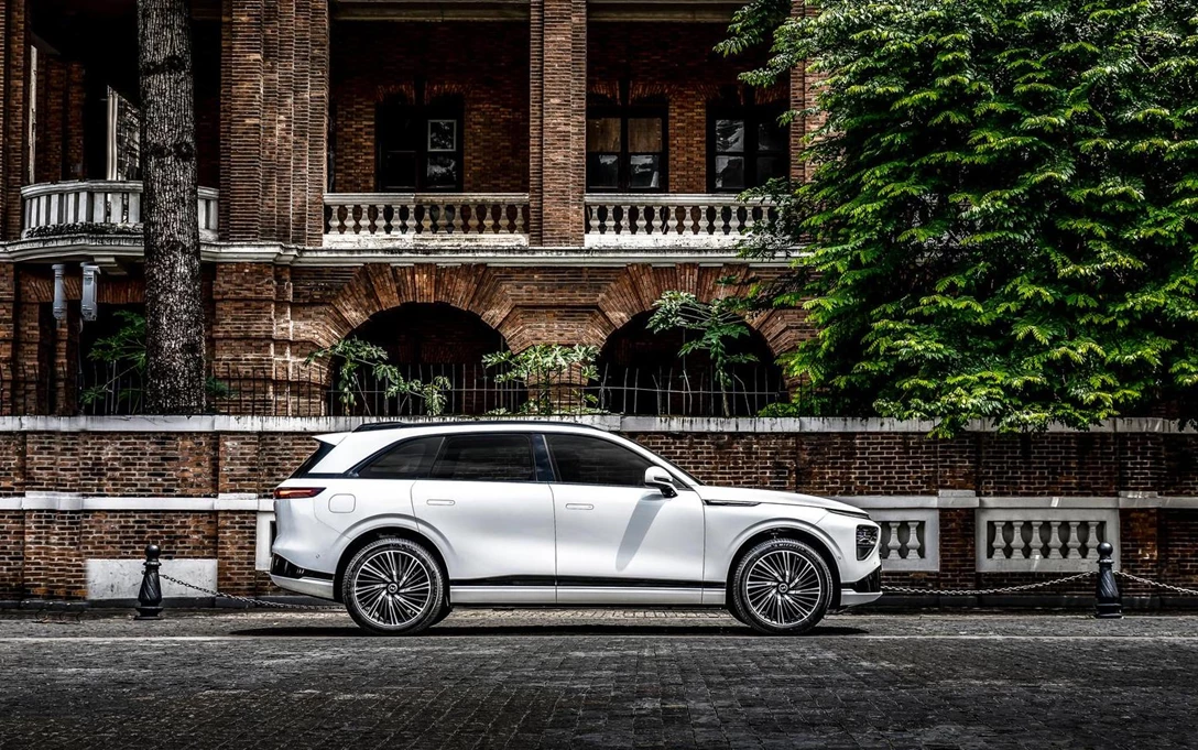 1687875-2023 G9 Side Profile.jpg