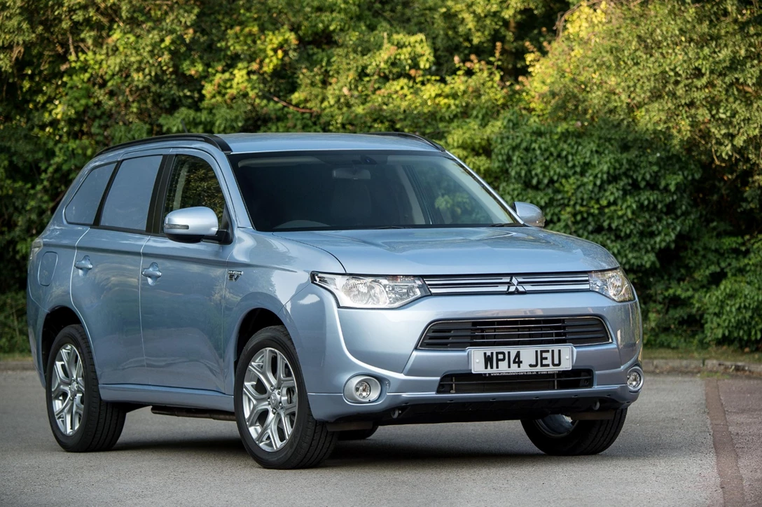 1653423-Mitsubishi-Outlander_PHEV-2016-01.jpg