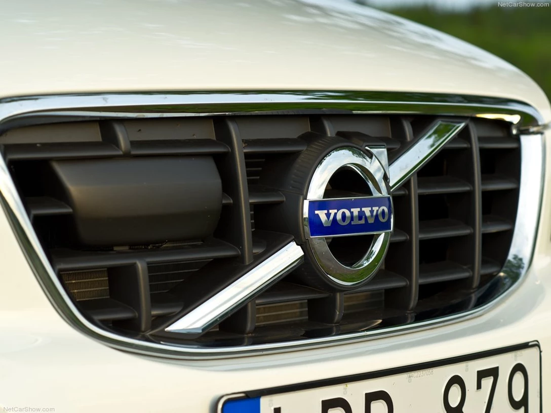 1680307-Volvo-XC60-2009-1024-c1.jpg