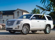 1670605-Cadillac-Escalade-2019-04.jpg