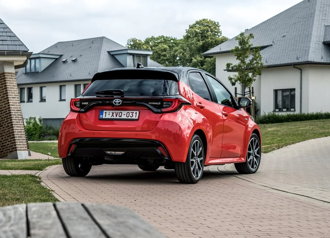 1638555-Toyota-Yaris-2020-05.jpg