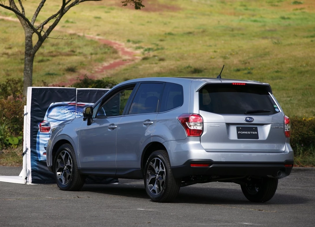 1639908-Subaru-Forester-2016-03.jpg