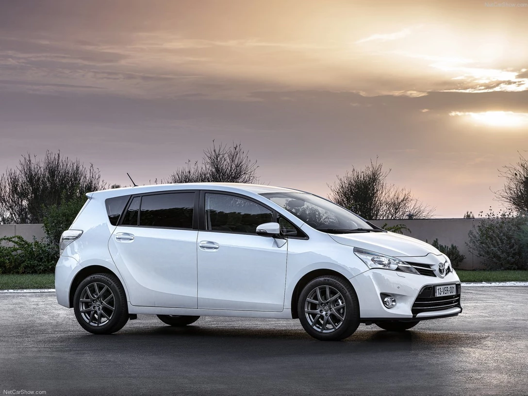 1583607-Toyota-Verso 6.jpg