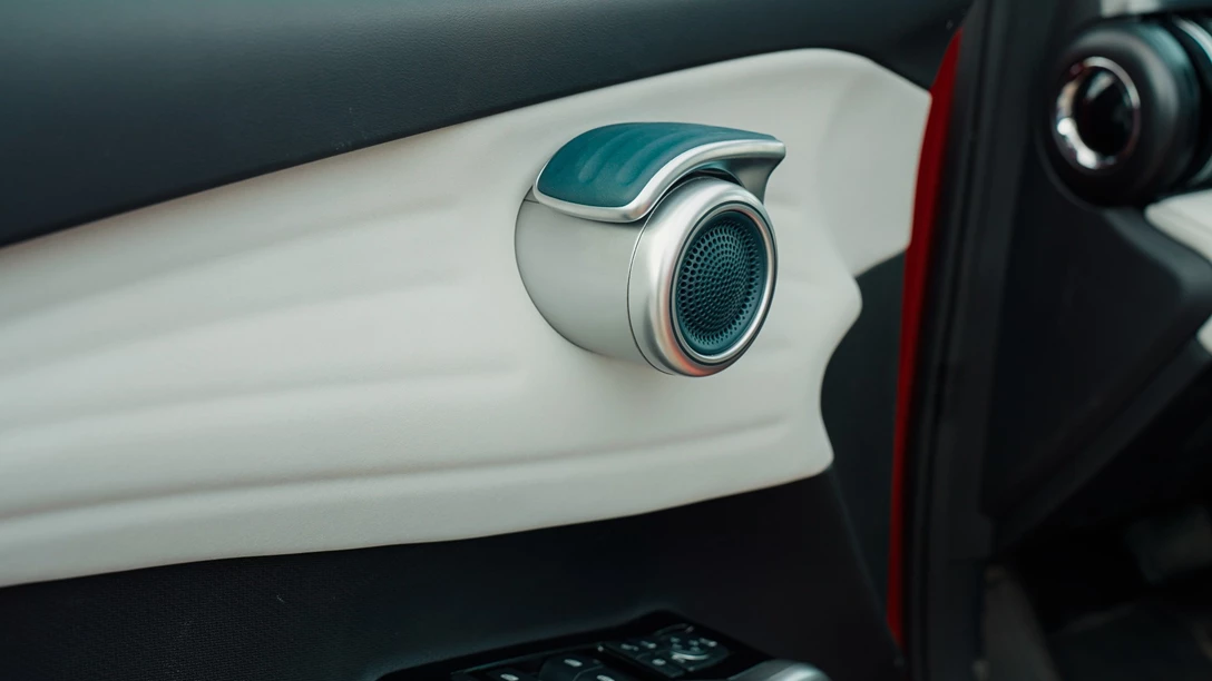 1672470-BYD ATTO 3.00_51_07_06.Still060 copy.jpg