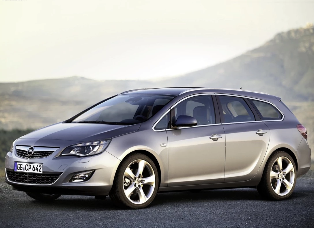 1657952-Opel-Astra-2015-07.jpg