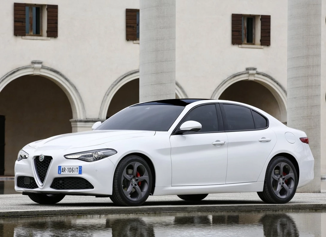 1658319-Alfa_Romeo-Giulia-2019-01.jpg