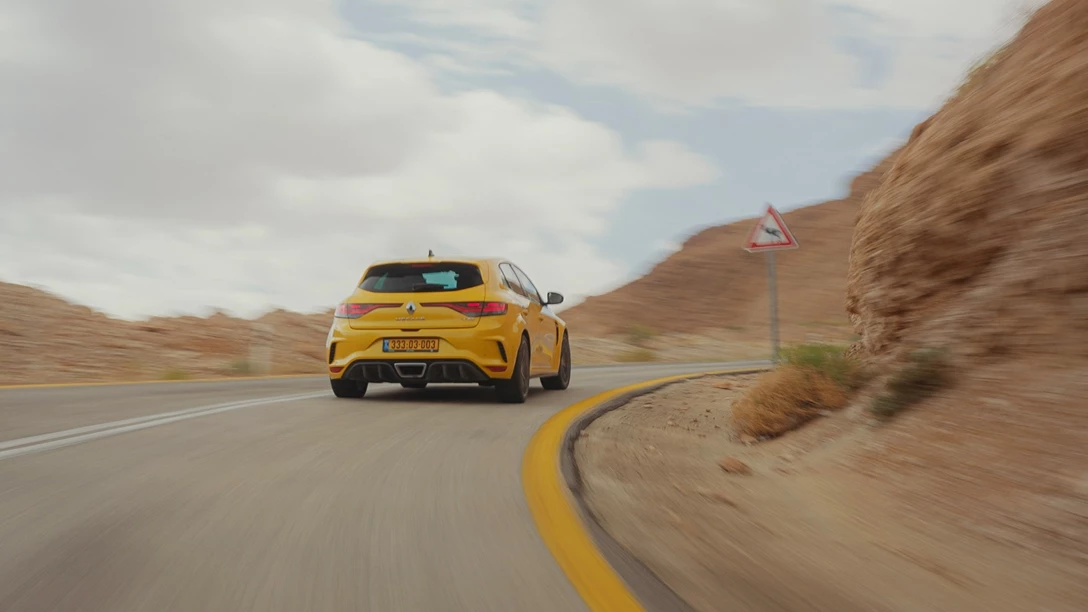 1696020-Renault Megane RS 2024.00_17_38_04.Still020-min.jpg