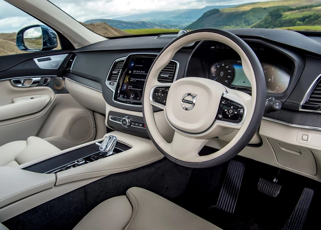 1646610-Volvo-XC90-2020 (16).jpg