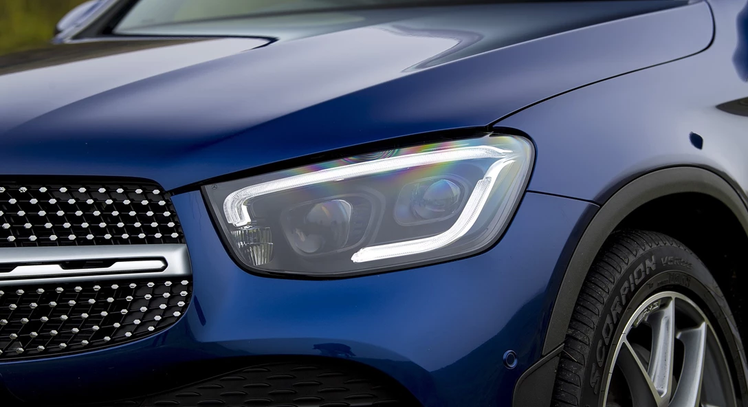 1656574-2021_mercedes-benz_glc_300_e_uk_33_1920x1080 (2).jpg