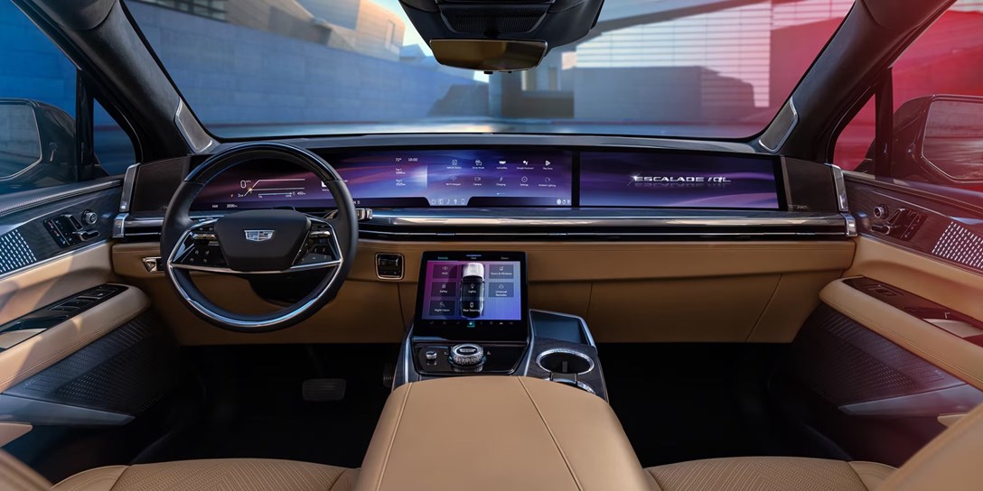 1707357-my26-escalade-iql-gallery-interior-modal-55-led-screen.jpg.jpeg