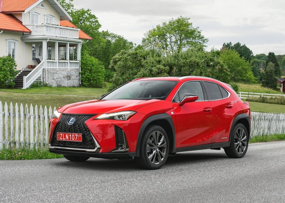 1603276-Lexus-UX 3.jpg