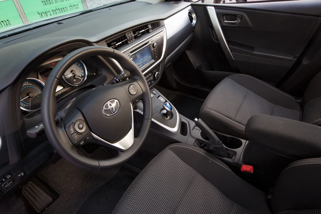 1628904-15-טויוטה אוריס משומשת תומר פדר (5).jpg