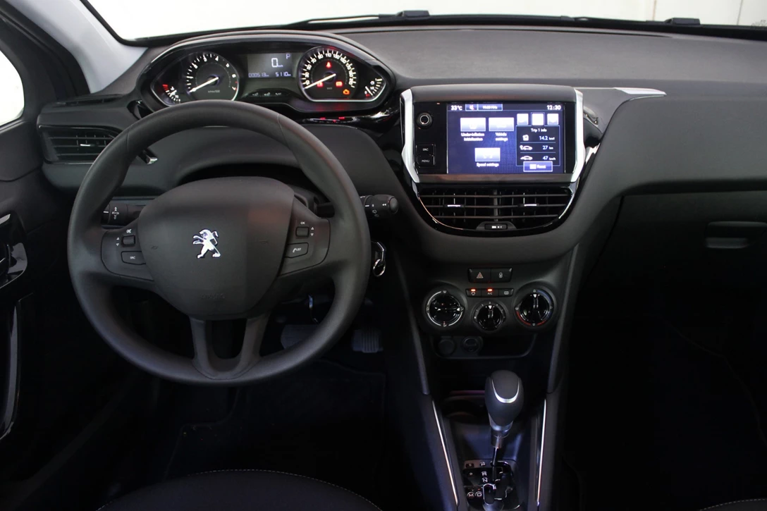 1602008-פיגו 208 1.2 אוט' (2).JPG