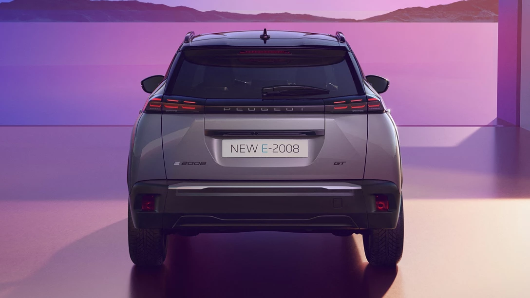 1682021-PEUGEOT_E-2008_2023_EXT (6)-min.jpg