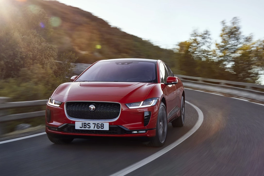 1591872-יגואר i-PACE החדש 2018 נחשף (1).jpg