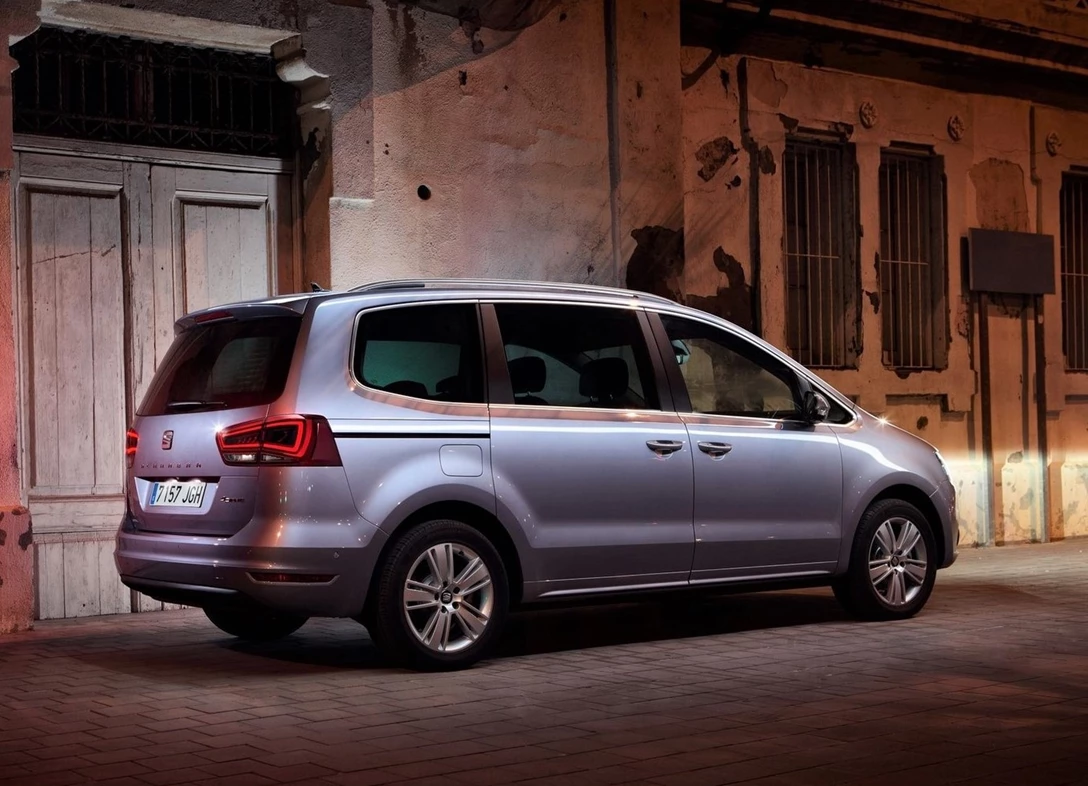 1665171-Seat-Alhambra-2016-03.jpg