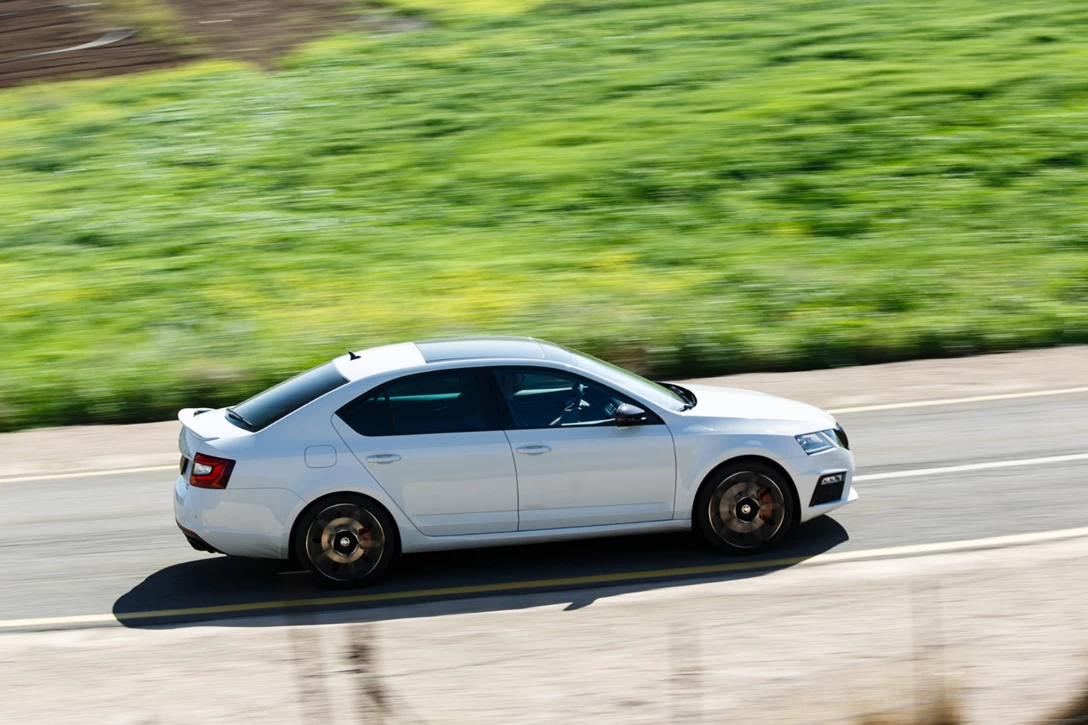 1596806-סקודה אוקטביה RS - מבחן דרכים (8).JPG