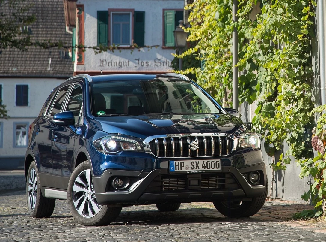 1629546-Suzuki-SX4_S-Cross-2017-1600-01.jpg
