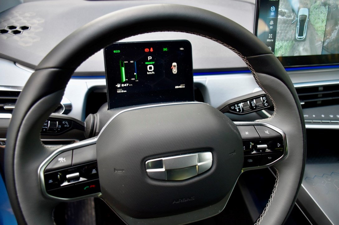 1655366-GEELY C 350 - 14.jpeg