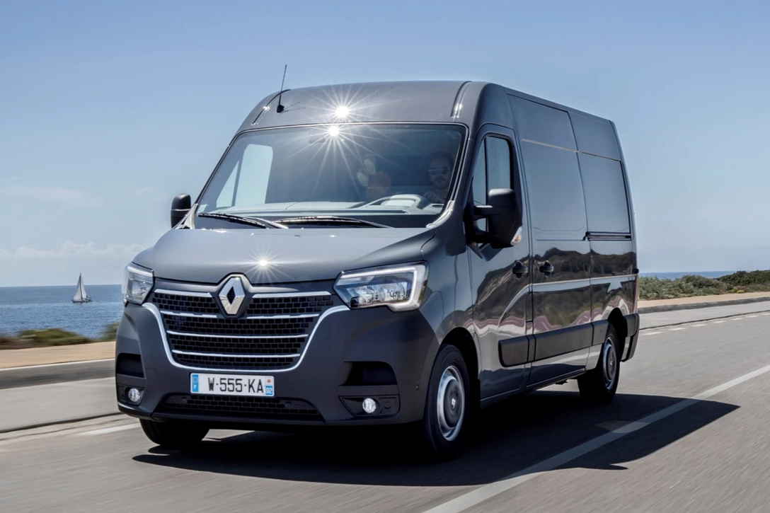 1685503-Renault-Master-2023-000.jpg