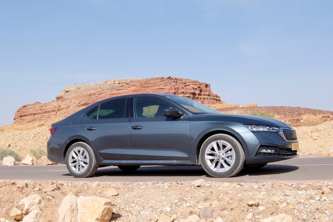 1702685-סקודה אוקטביה - 4.jpeg