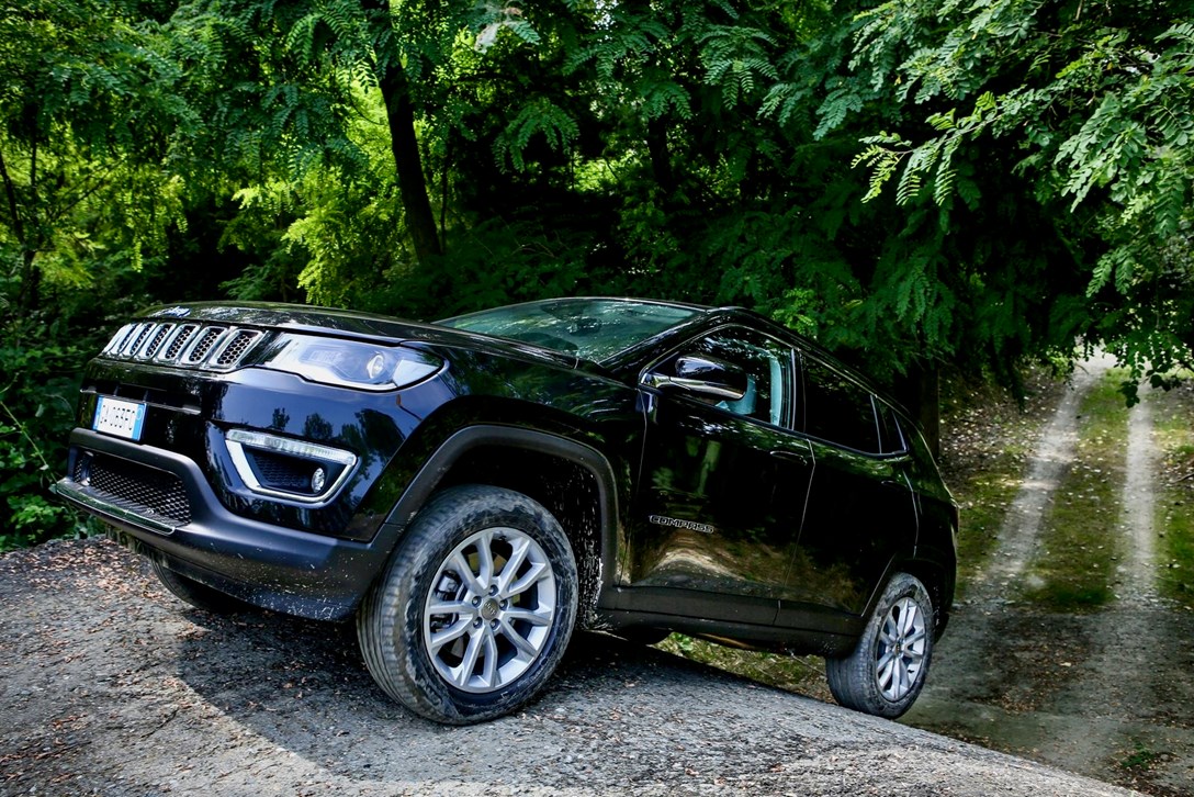 1638419-ג'יפ קומפאס 2019 - 6.jpeg