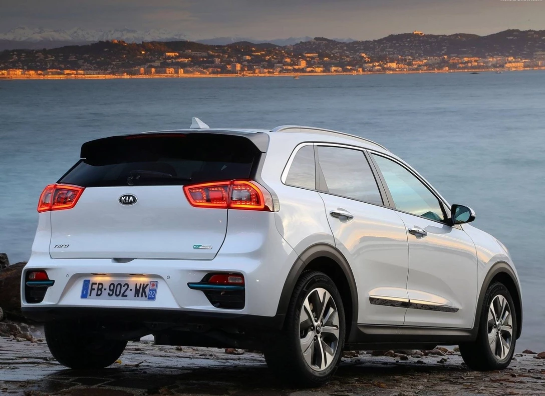 1694681-Kia-e-Niro-2022-10.jpg