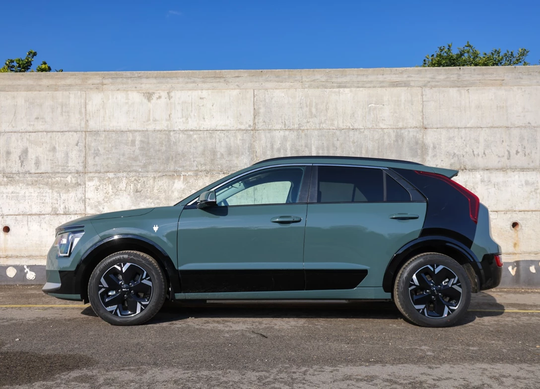 1694702-Kia-Niro-2024-03-RT.jpg