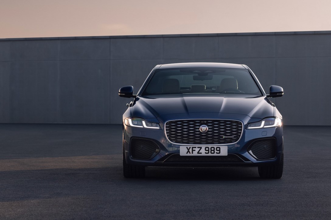 1635488-יגואר XF מתיחת פנים - 7.jpeg