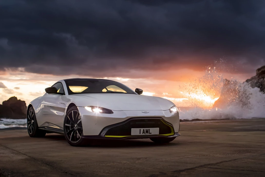 1599105-אסטון מרטין ואנטג V8 מבחן השקה.jpg