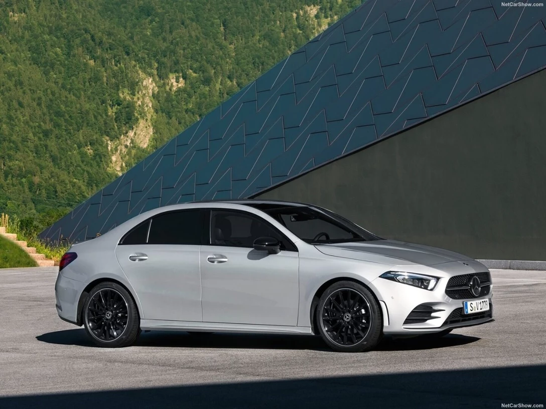1617497-Mercedes-Benz-A-Class_Sedan-2019-02.jpg