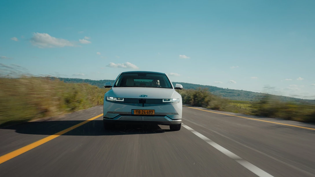 1681662-Hyundai IONIQ 5 vs Skoda Enyaq vs KIA EV6 vs TOYOTA BZ4X - 2023.02_29_13_13.Still227 copy.jpg