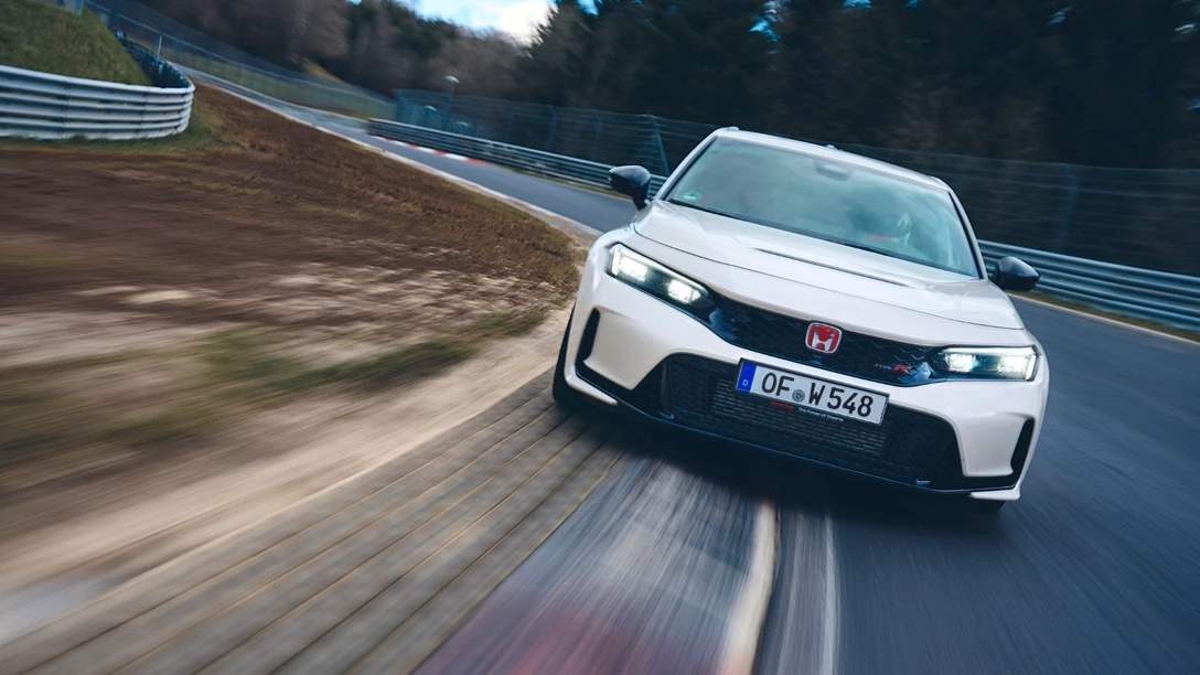 1681513-434960_NEW_HONDA_CIVIC_TYPE_R_REGAINS_PRODUCTION_VEHICLE_FWD_LAP_RECORD_AT_N.jpg