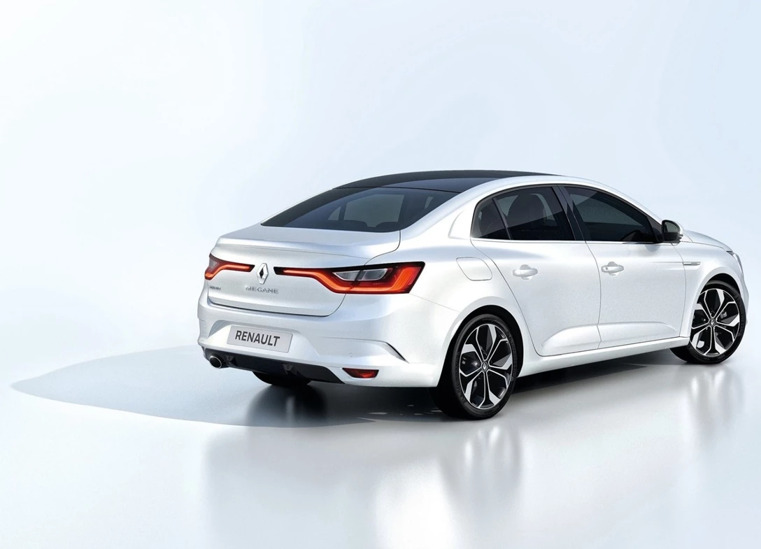 1645823-Renault-Megane_Sedan-2017-1600-33.jpg