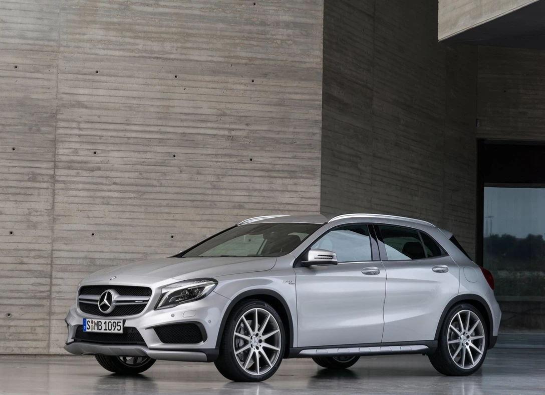 1668546-Mercedes-Benz-GLA-Class-2016-09.jpg