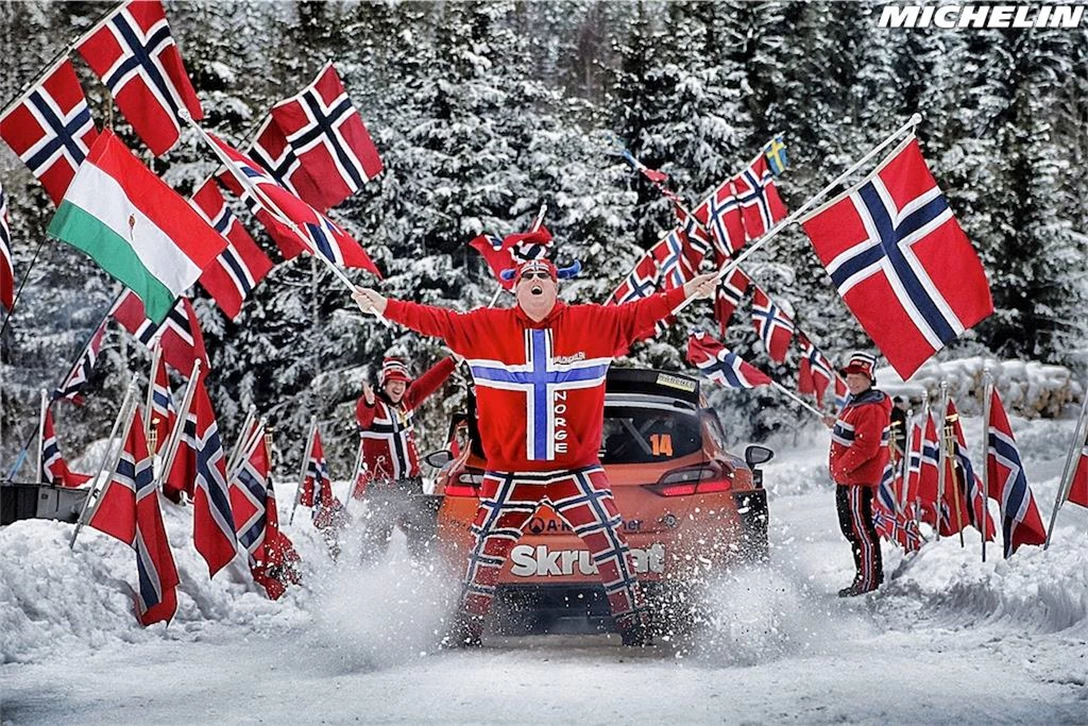 1591179-הראלי חוגג את חזרתו של הנינג סולבר.jpg