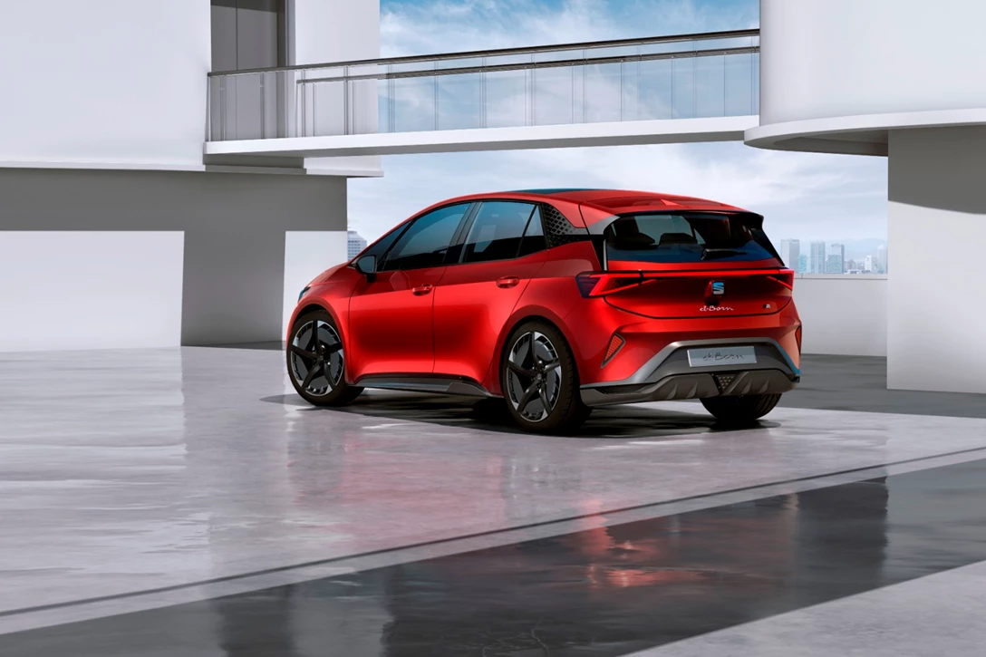 1613228-SEAT-el-Born-plugged-into-electric-mobility_06_HQ.jpg
