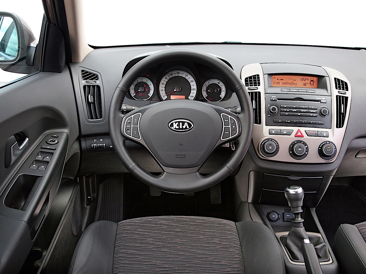 21206_KIA-ceed-_8.jpg