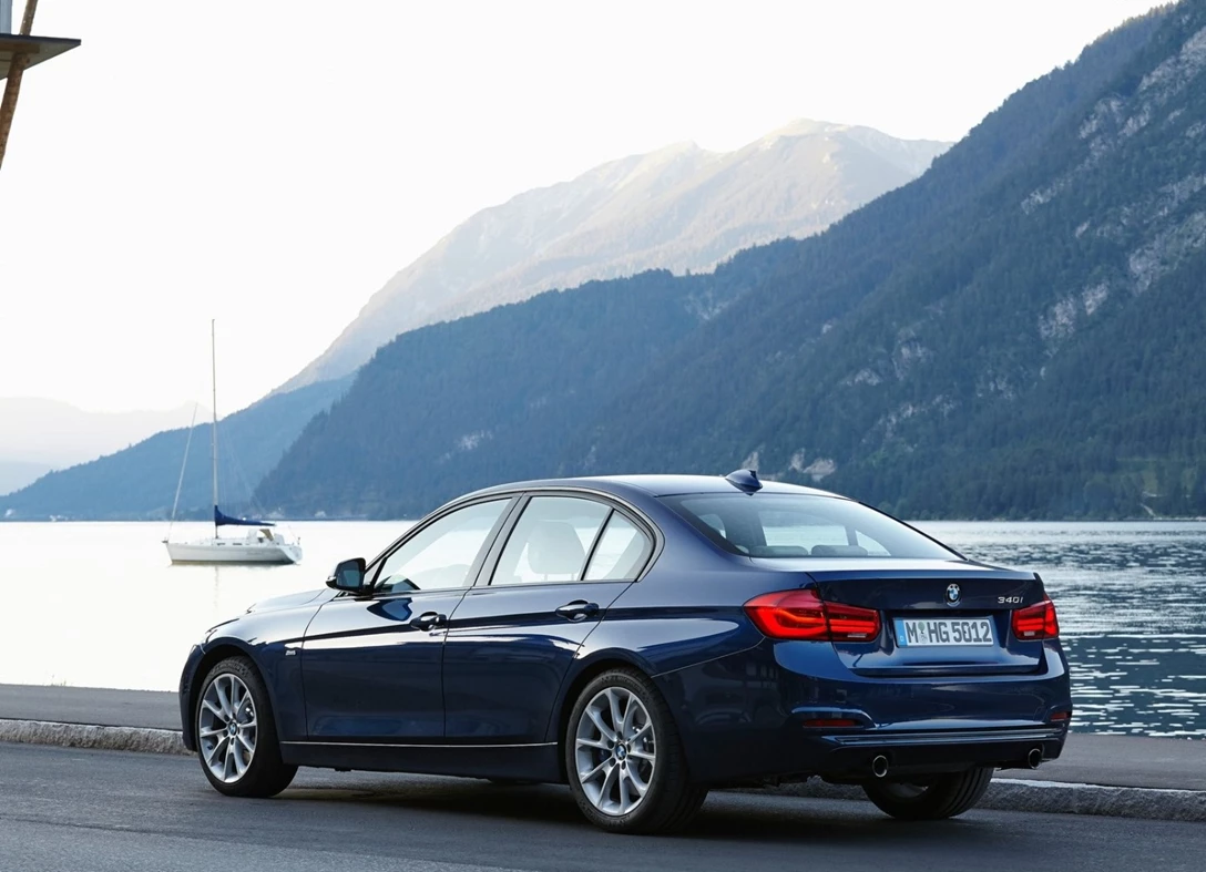 1643246-BMW-3-Series-2016-03.jpg