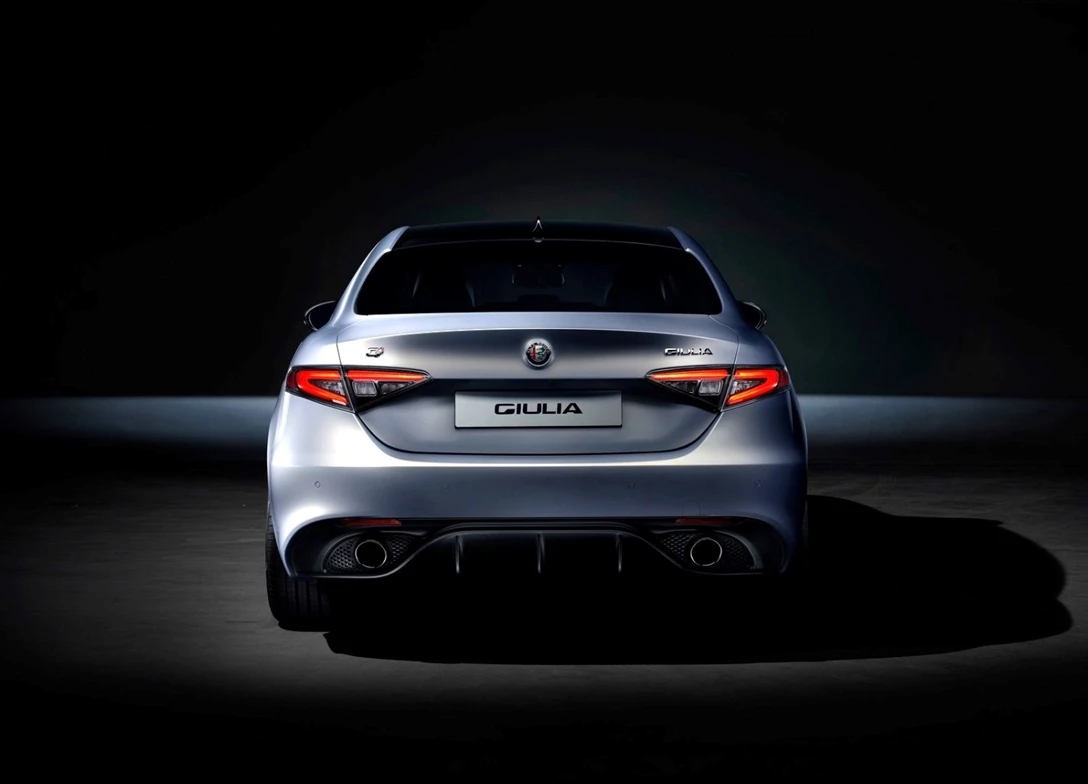 1693172-Alfa_Romeo-Giulia-2024-04.jpg