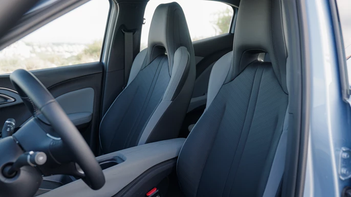 מושבים BYD דולפין סרף