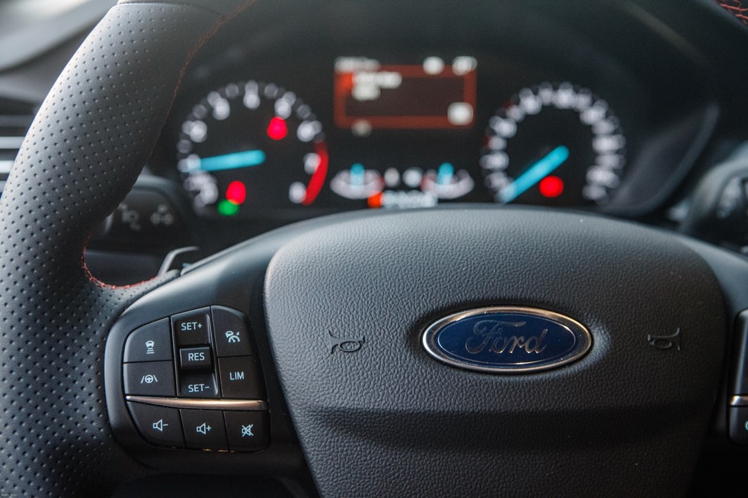 1643208-פורד פוקוס מול סיאט לאון מבחן דרכים - 9.jpeg