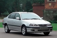 Toyota-Avensis-1998-2003-03.jpg