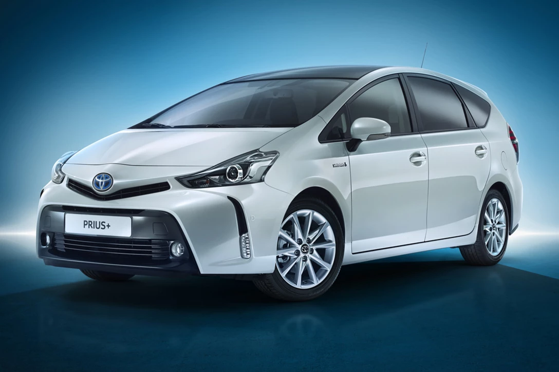 טויוטה פריוס פלוס 2015