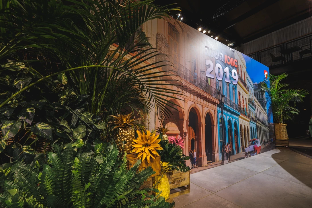 1611768-  (23 of 127).jpg