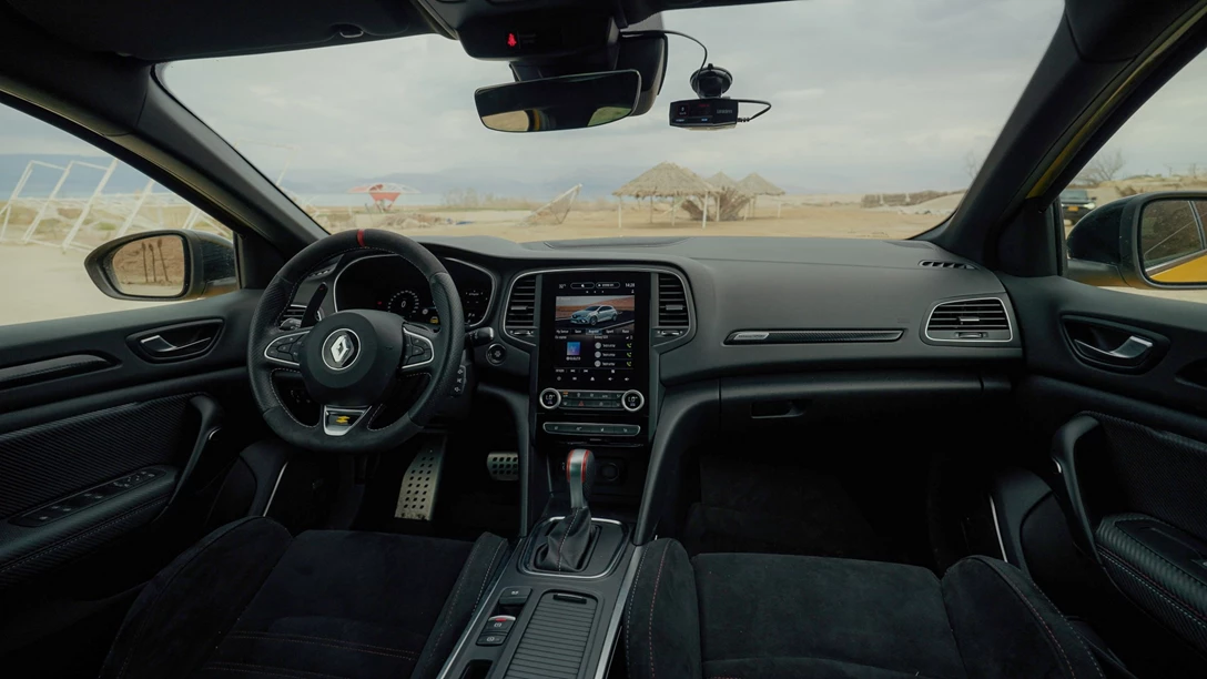 1695998-Renault Megane RS 2024.00_37_40_21.Still051-min.jpg