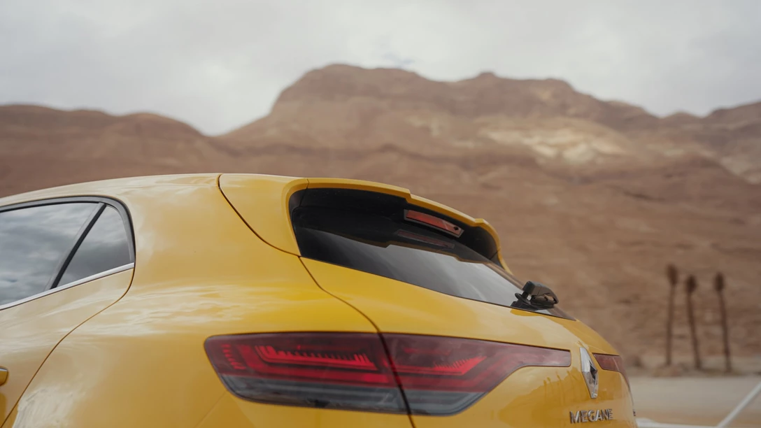 1695989-Renault Megane RS 2024.00_32_46_09.Still040-min.jpg