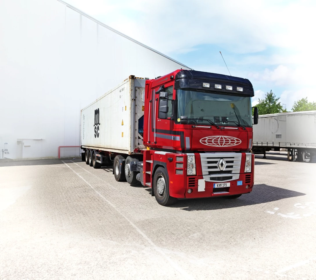 1699067-Renault_Magnum_440_dxi_truck copy.jpg