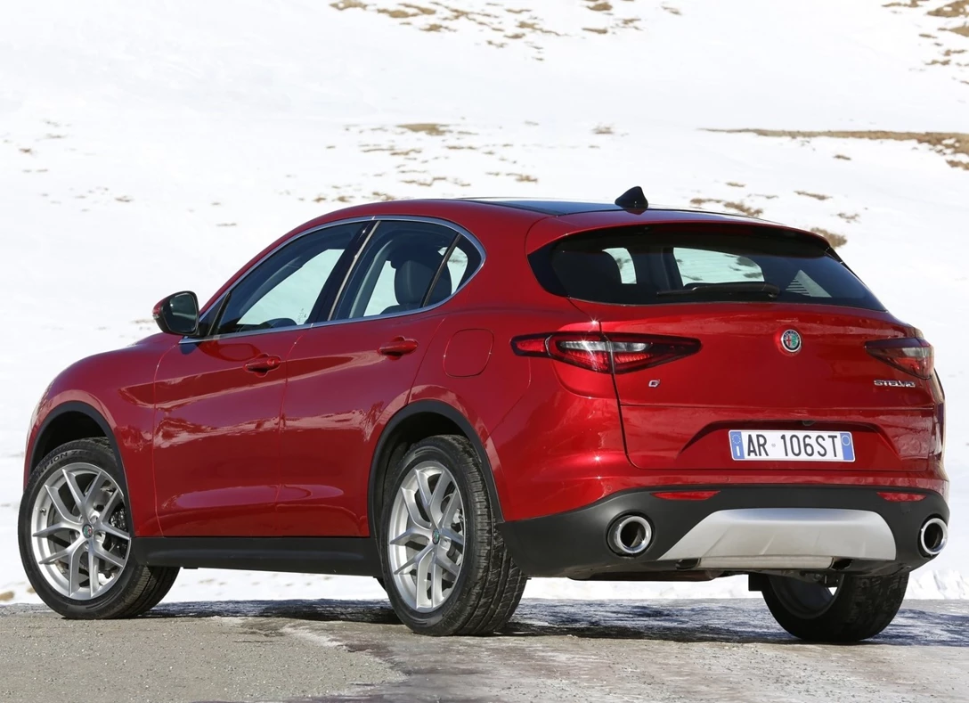 1650752-Alfa_Romeo-Stelvio-2018-03.jpg