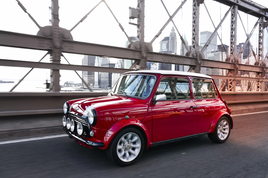 1593401-P90298498_highRes_classic-mini-electri.jpg